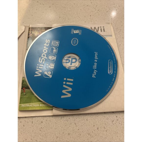 Wii Sports (Nintendo Wii) With Sleeve And Manual - Picture 4 of 5